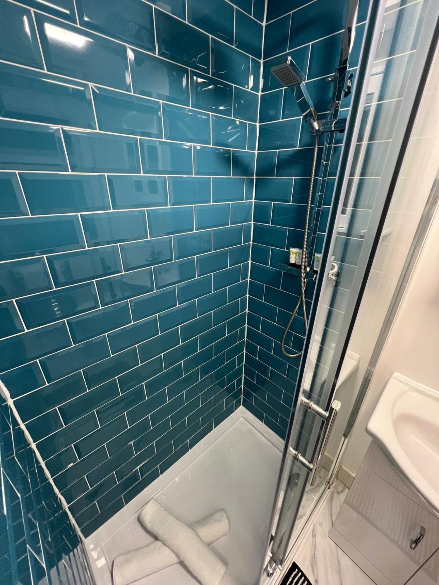 Modern Suite 1 Feltham Zewnętrze zdjęcie